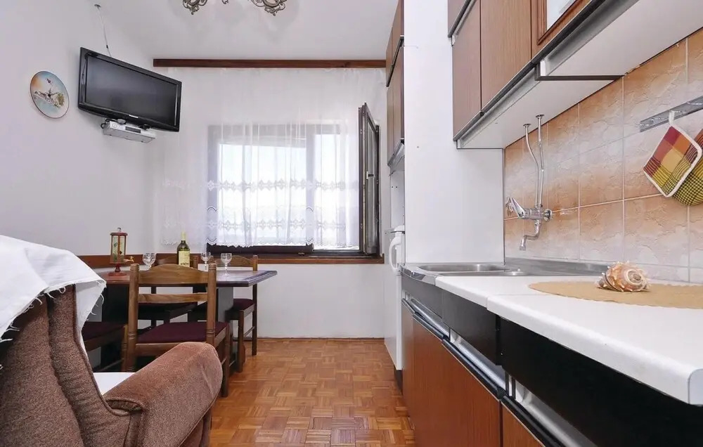 Beautiful Apartment in Starigrad Paklenica With 2 Bedrooms