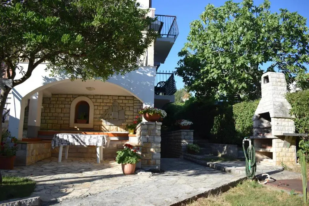 Vila Jelena - Studio apartments for 2 to 3 persons in Sv Filip i Jakov