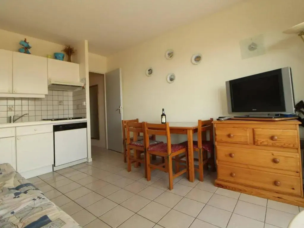 Appartement Royan, 2 pièces, 4 personnes - FR-1-494-89