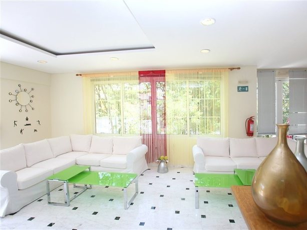 Apelia Hotel