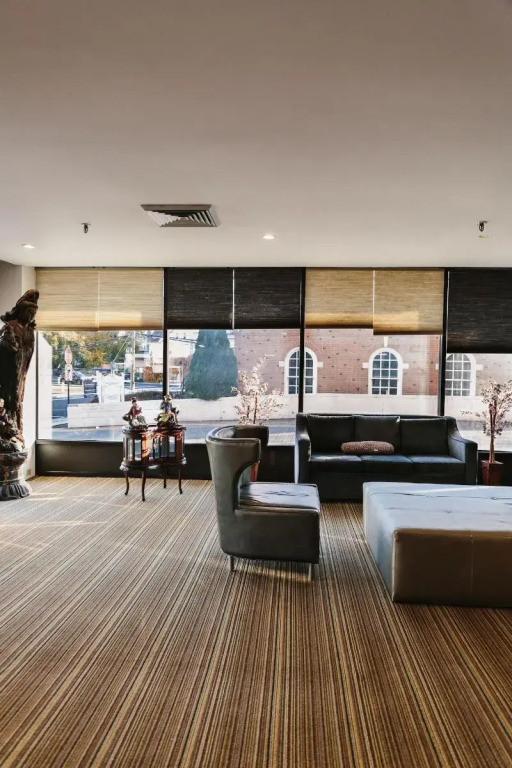 Stamford Suites
