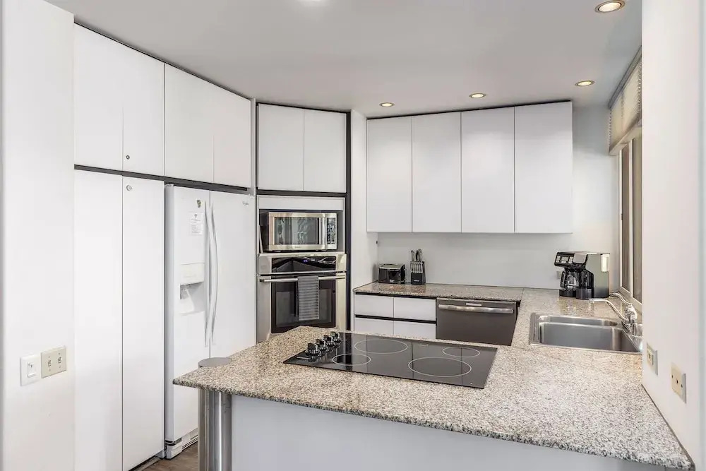 New! Palms 702 - Romantic Retreat - Split AC in Bedroom - Open-air Living Area