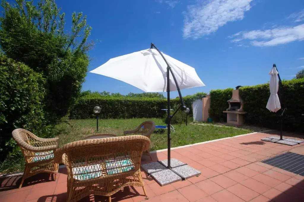 N57 - Numana, Villa Con Giardino a 200mt Dal Mare