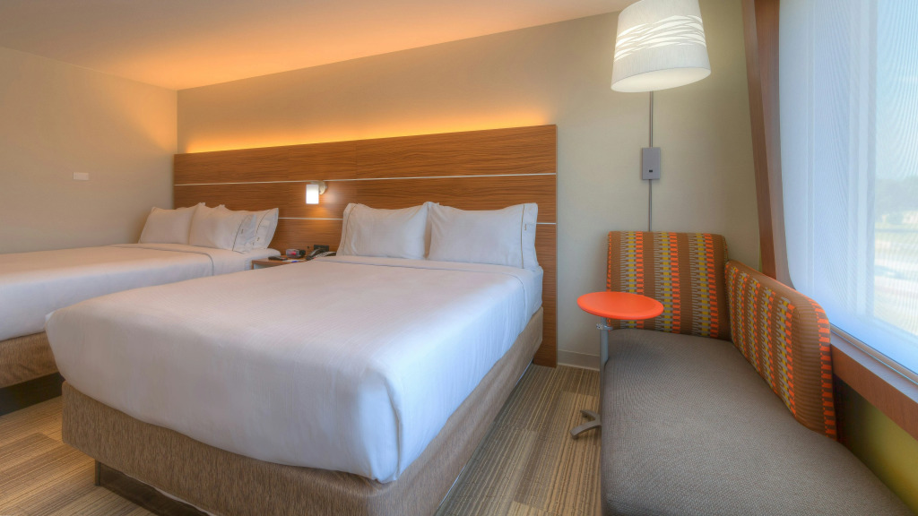 Holiday Inn Express & Suites Tulsa Midtown by IHG