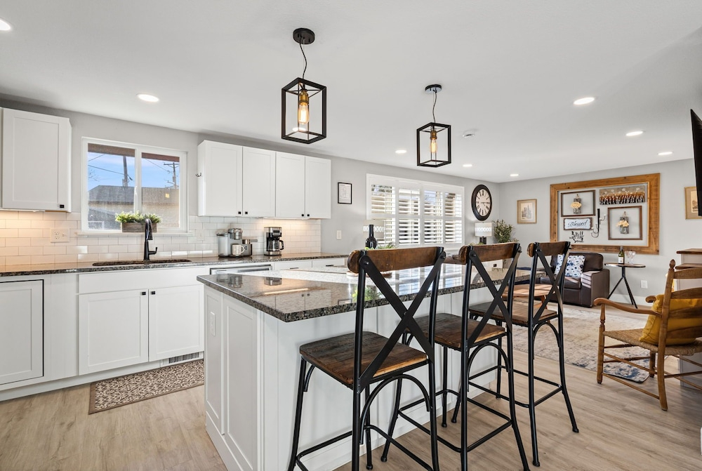 Berthoud Basecamp Private Hot Tub & Backyard Oasis