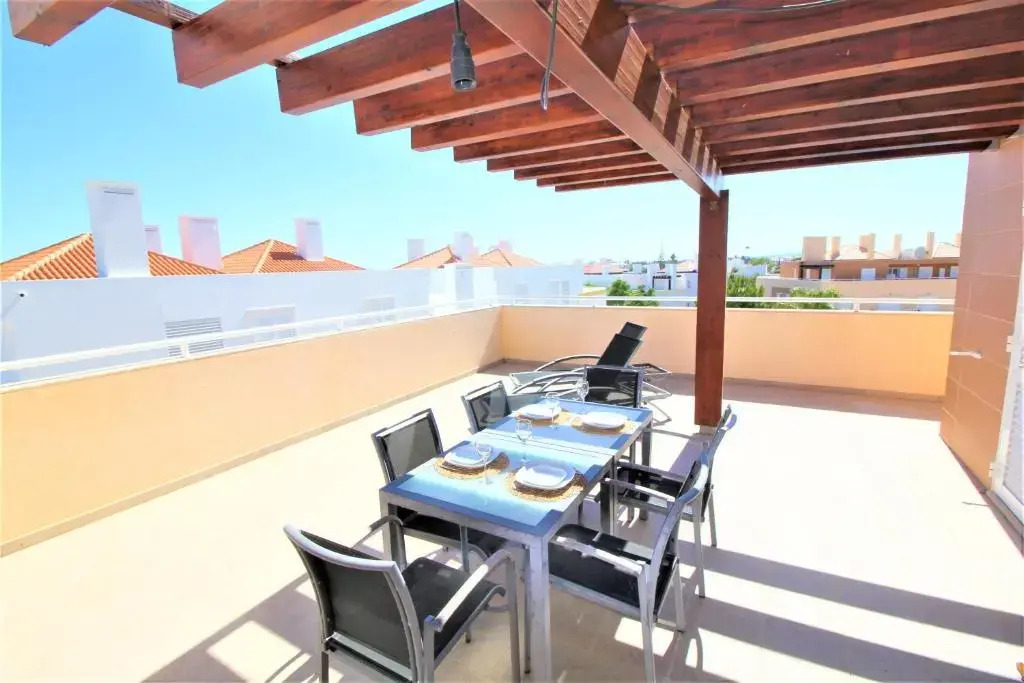 Cabanas Gardens - 2Bed Penthouse Pool View - WPCG 52
