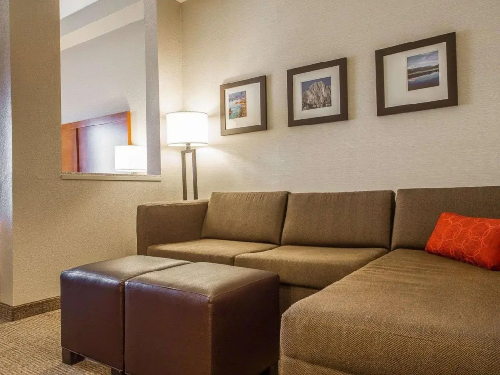 Comfort Suites Redding - Shasta Lake