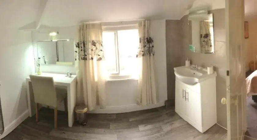 Admiral Guest House
