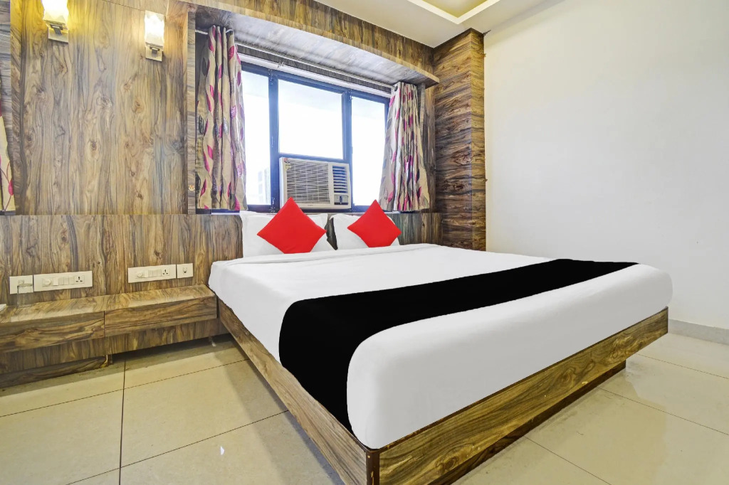 Capital O 81232 Hotel Shiv Vilas