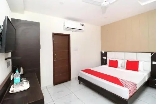 Hotel Gold By OYO Rooms