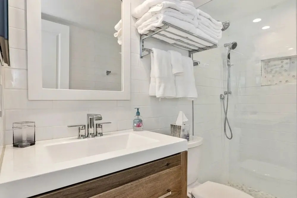 One Seagrove Place Unit 1403 2 Bedroom Condo by Redawning