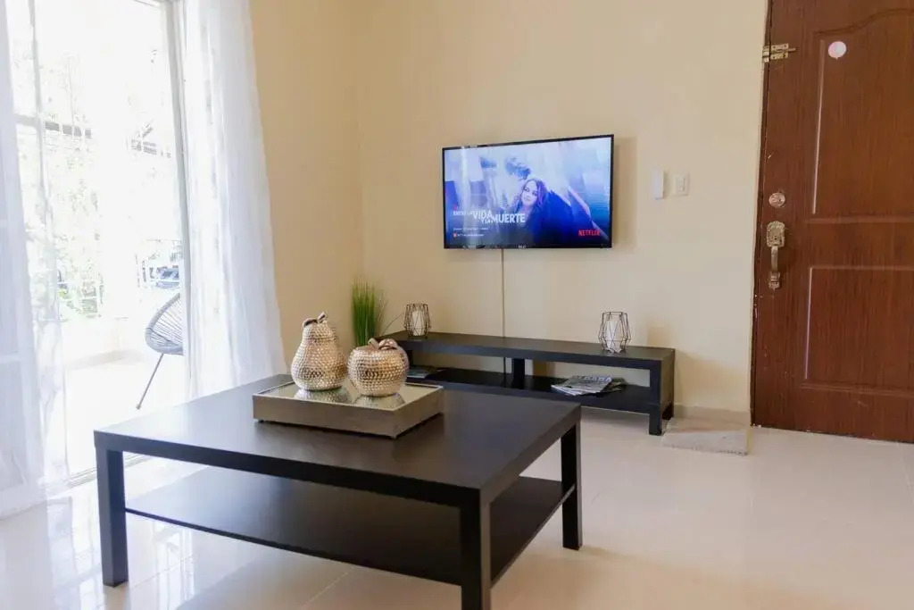Comfortable/Balcony /2 Bedrooms/22 Min Airport STI
