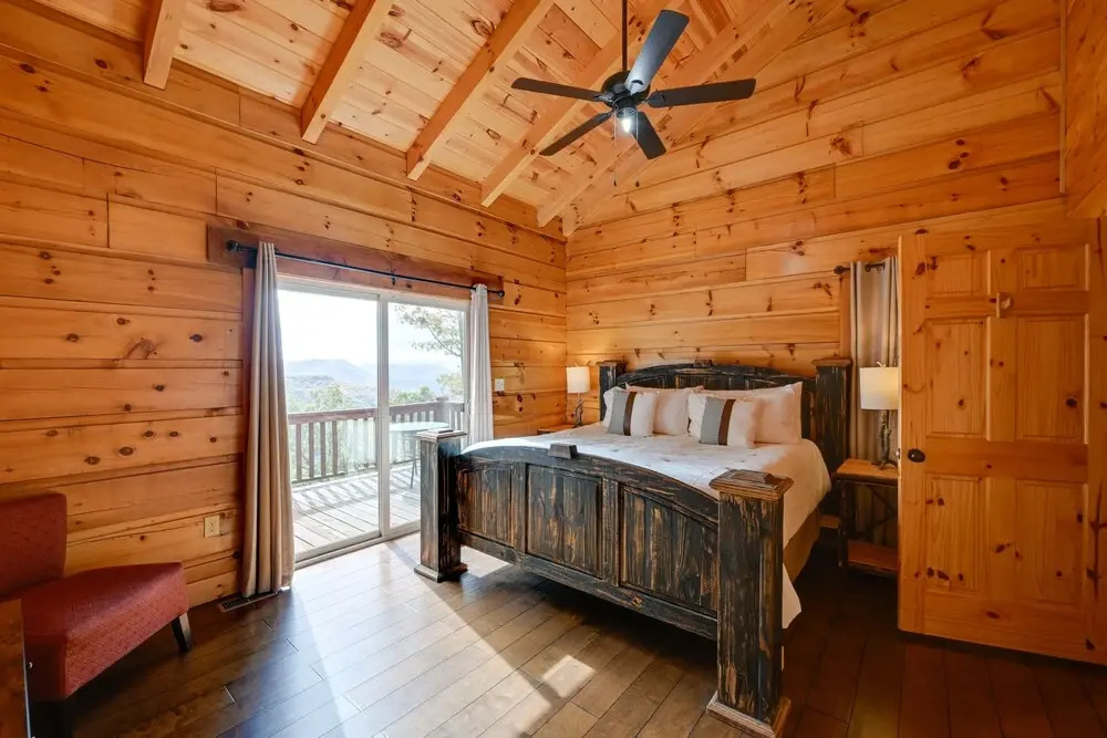 Bryson City Getaway: Private Hot Tub & Scenic View