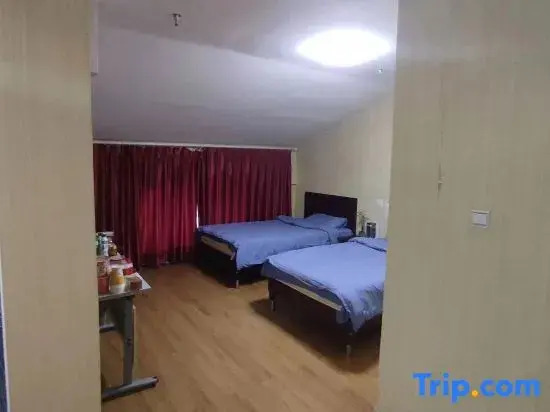 Jingyue E-Sports Hotel (Zhuge Liang Square)