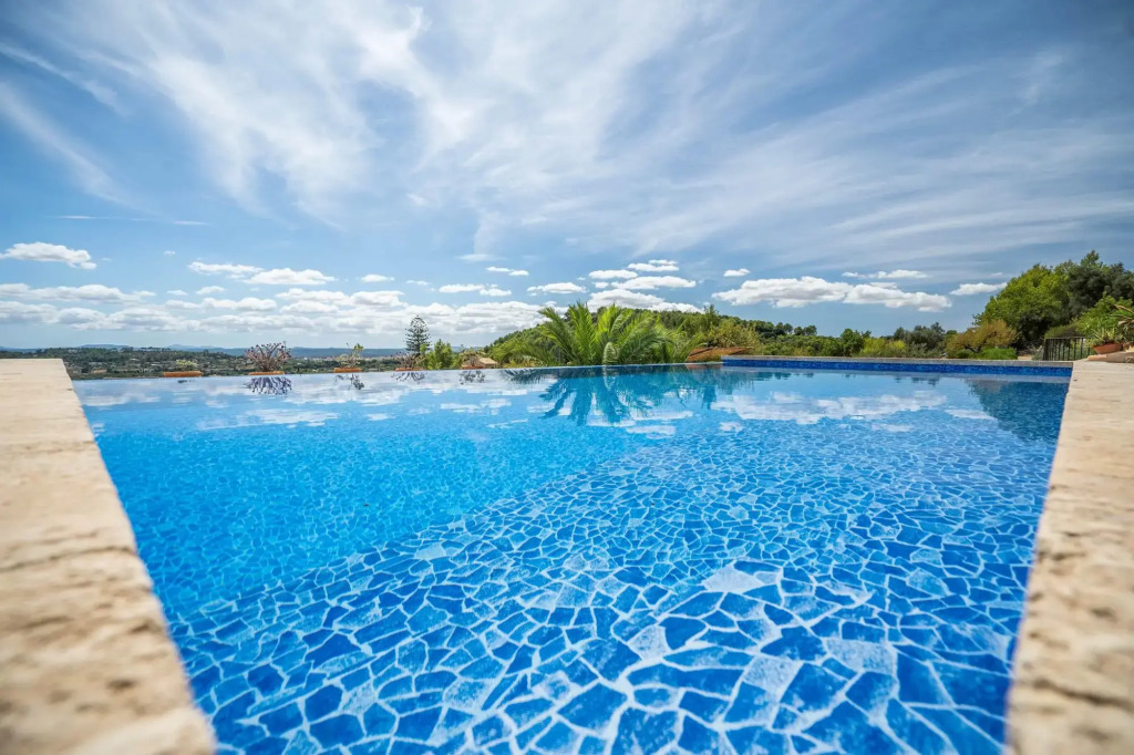 CAN PULIT finca romántica para 2 con piscina y vistas en Selva Mallorca