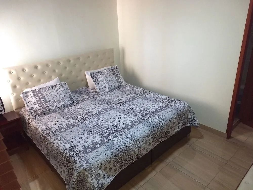 Hostal FIND LAND & A REST