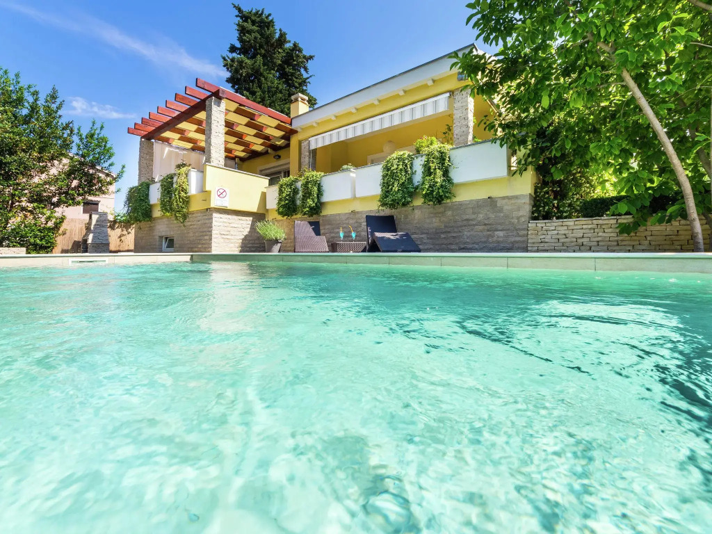 Exquisite Villa with Private Pool in Zadar