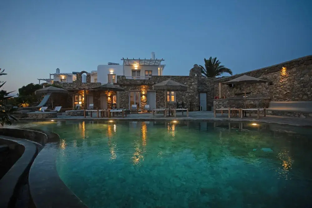 Nur Mykonian Suites