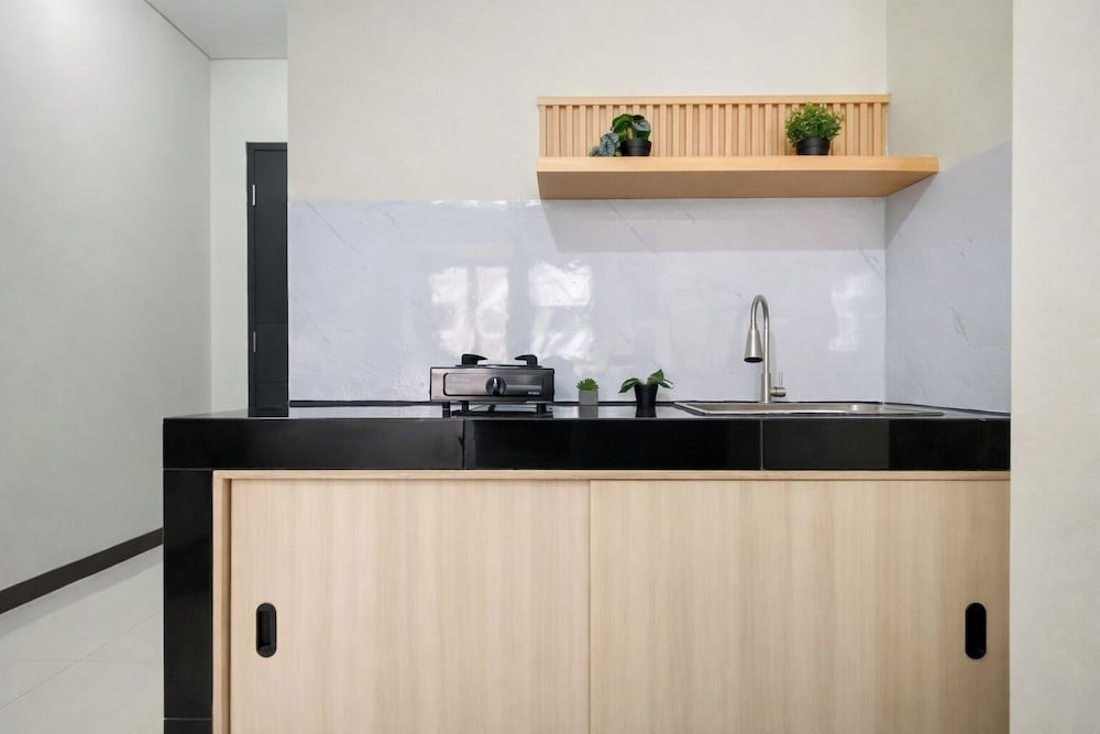 Functional Studio For 2 Pax At Nifarro Park Apartment