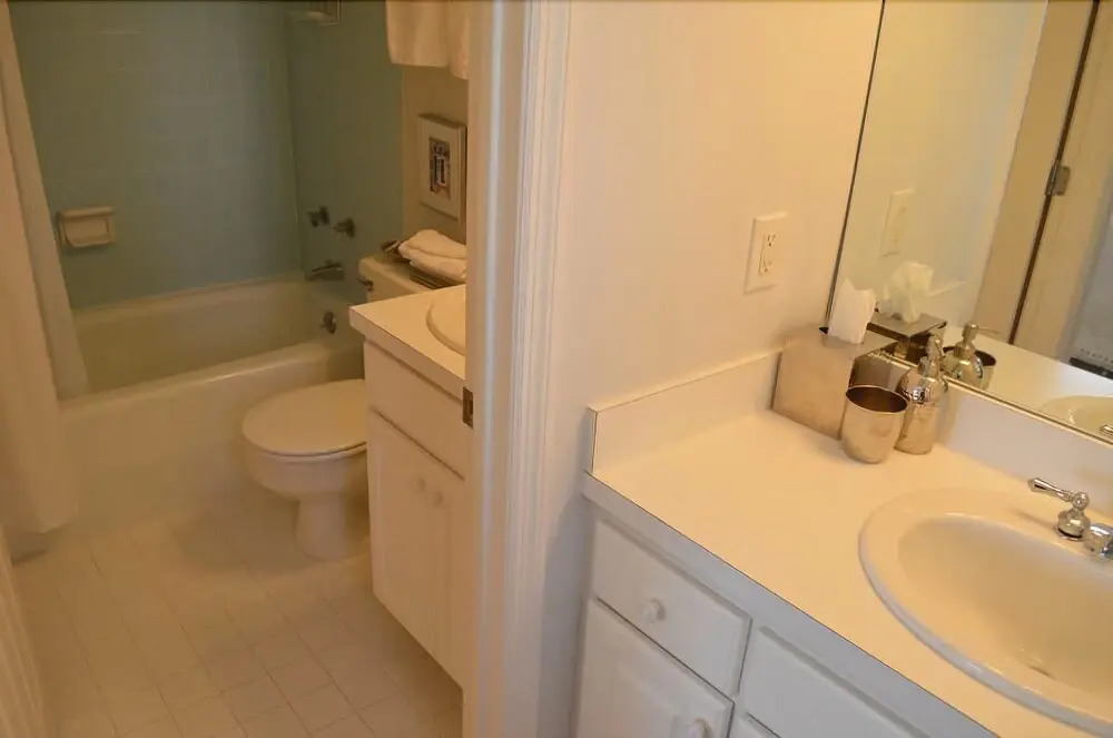 PPV F-3 - 2 Br Condo