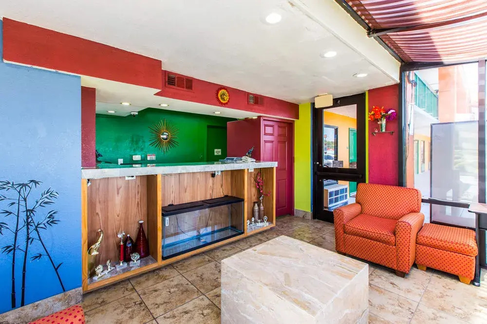 Rodeway Inn & Suites