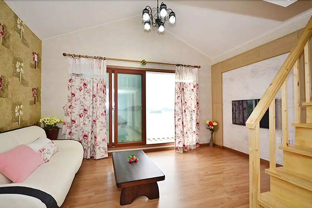 Yeosu Rainbow Pension