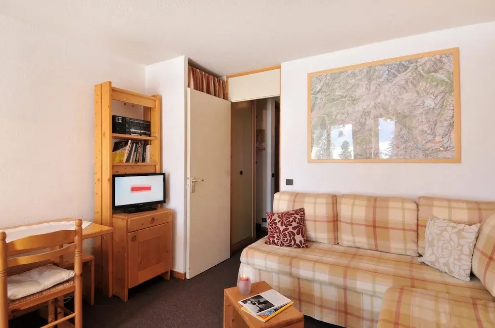Belle Plagne Two-Roomed Flat on Slopes for 5 People of 28 Mâ² Tq05