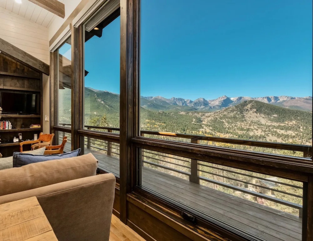 Moose Den Luxury Vacation Home at Windcliff home