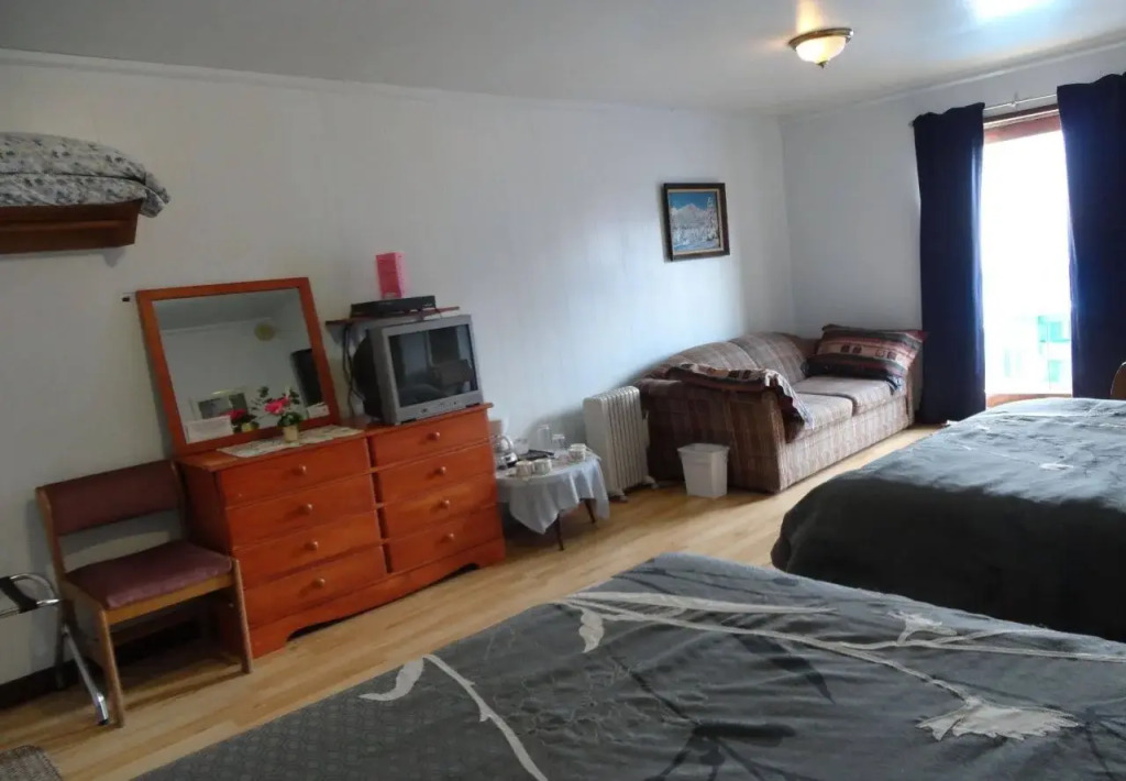 The Mermaid Lodge & Motel