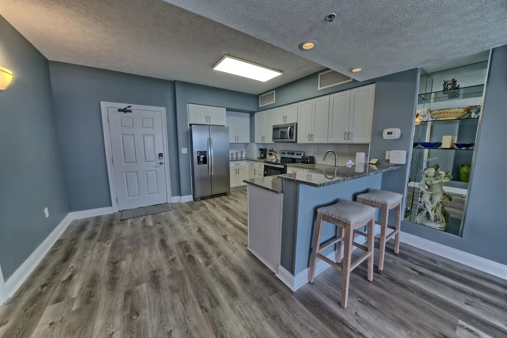 Gorgeous Condo with Breathtaking Ocean View - Unit 0803 by RedAwning