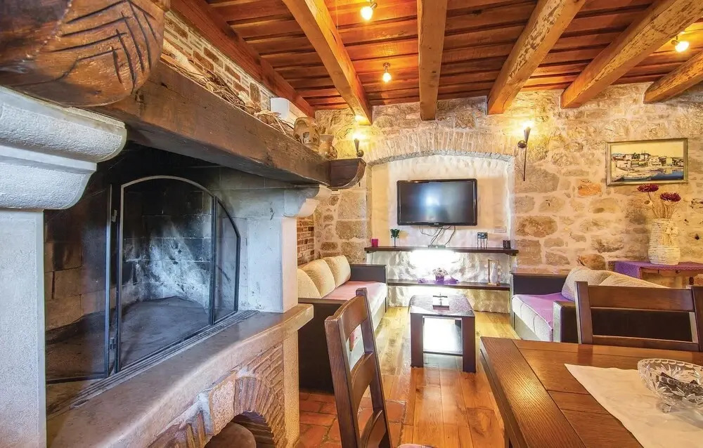 Stunning Home in Porec With Wifi and 2 Bedrooms