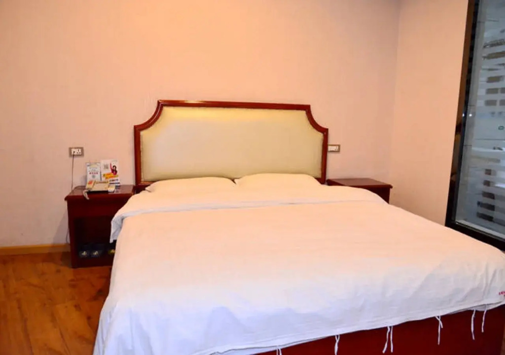 GreenTree Alliance ShiYan Middle BeiJing Road Jinling International Hotel