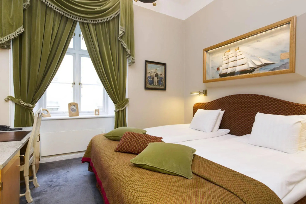 Victory Hotel