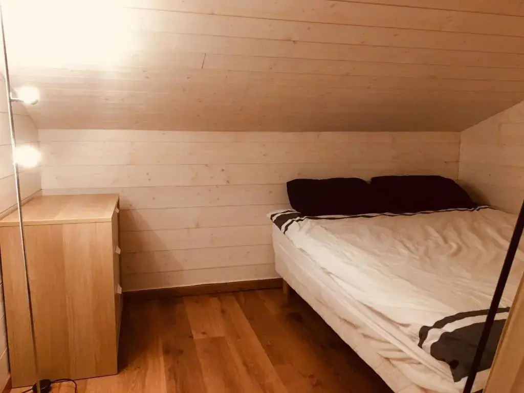 Chalet 4 Pers à proximité des Carroz (CHBLA)