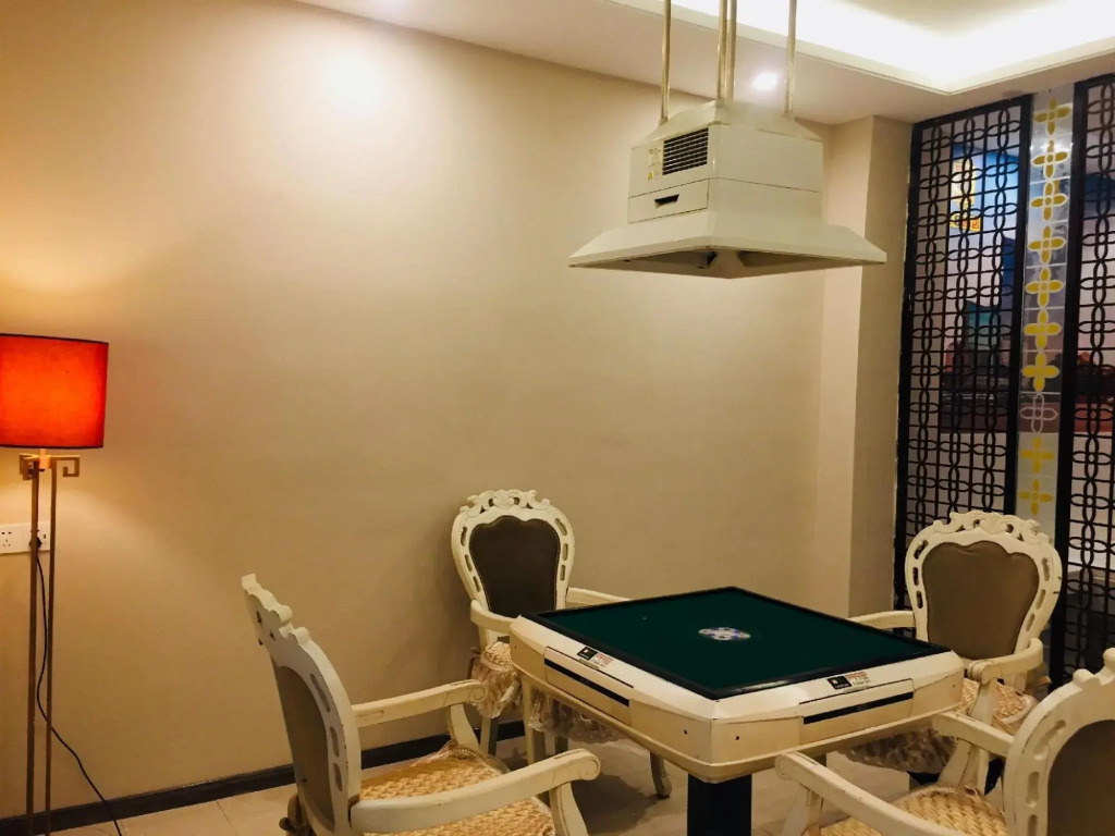 Super 8 Hotel (Linquan East Road, Guangde Road)