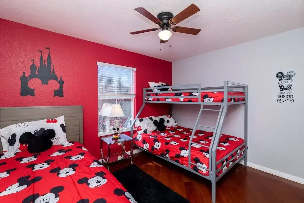 Mickey Mouse Cluff House