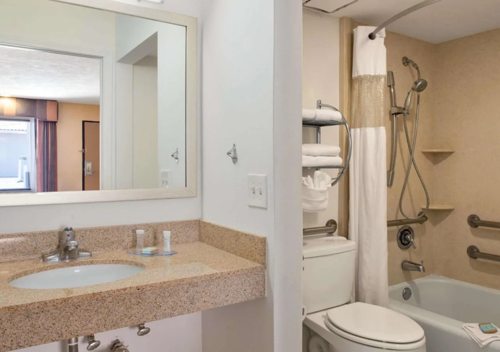 Baymont by Wyndham Jacksonville Airport
