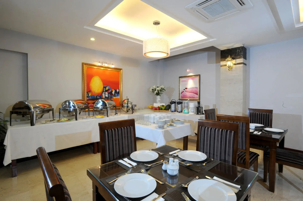 Gallant Hotel
