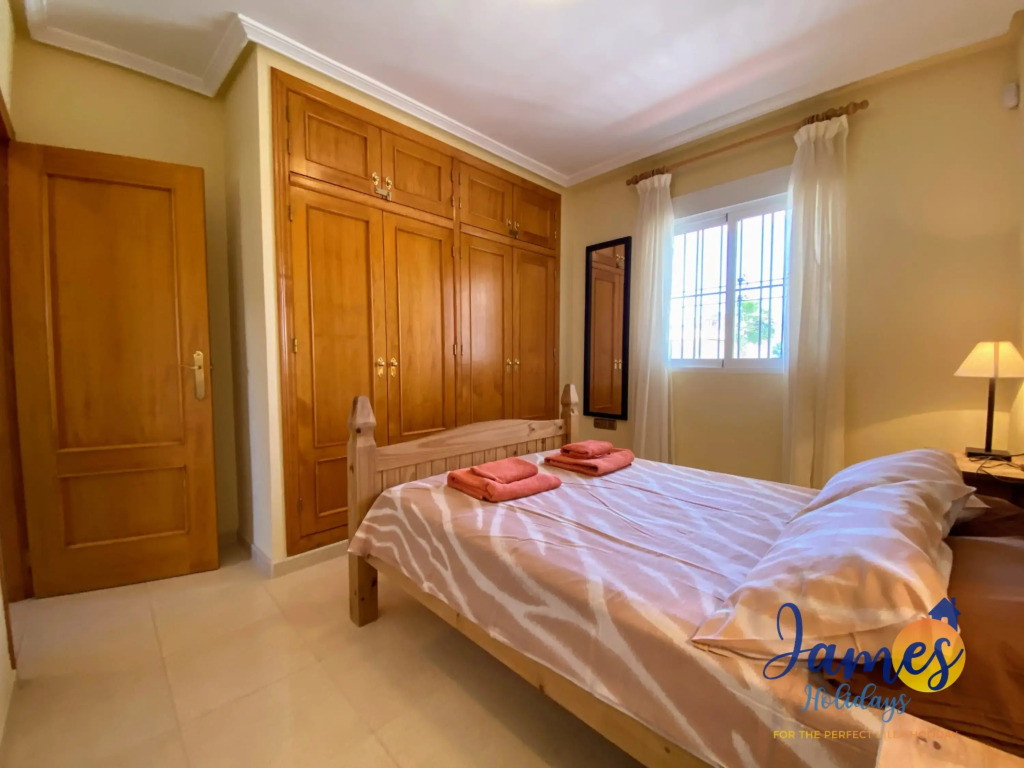Playa Golf 1st floor apartment & com pool P248