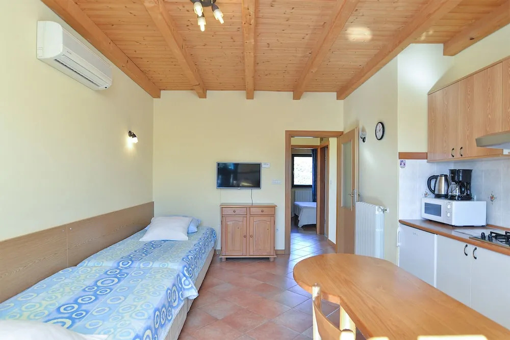 Apartments Pam 379