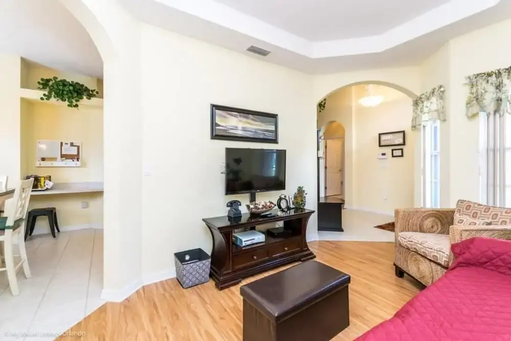 Fantastic 4 Bed Home With Private Pool & Spa 137Mm Villa