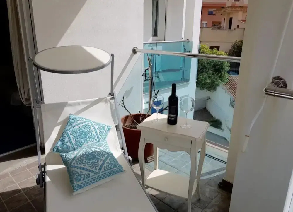 Oltremare apartment with large veranda for 6 people