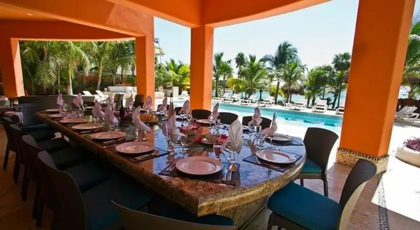 Palacios Inn Resort