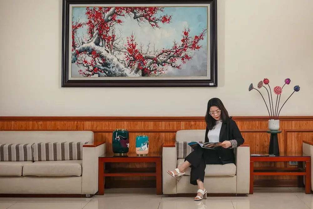 A25 Premium Hotel - 705 Lac Long Quan