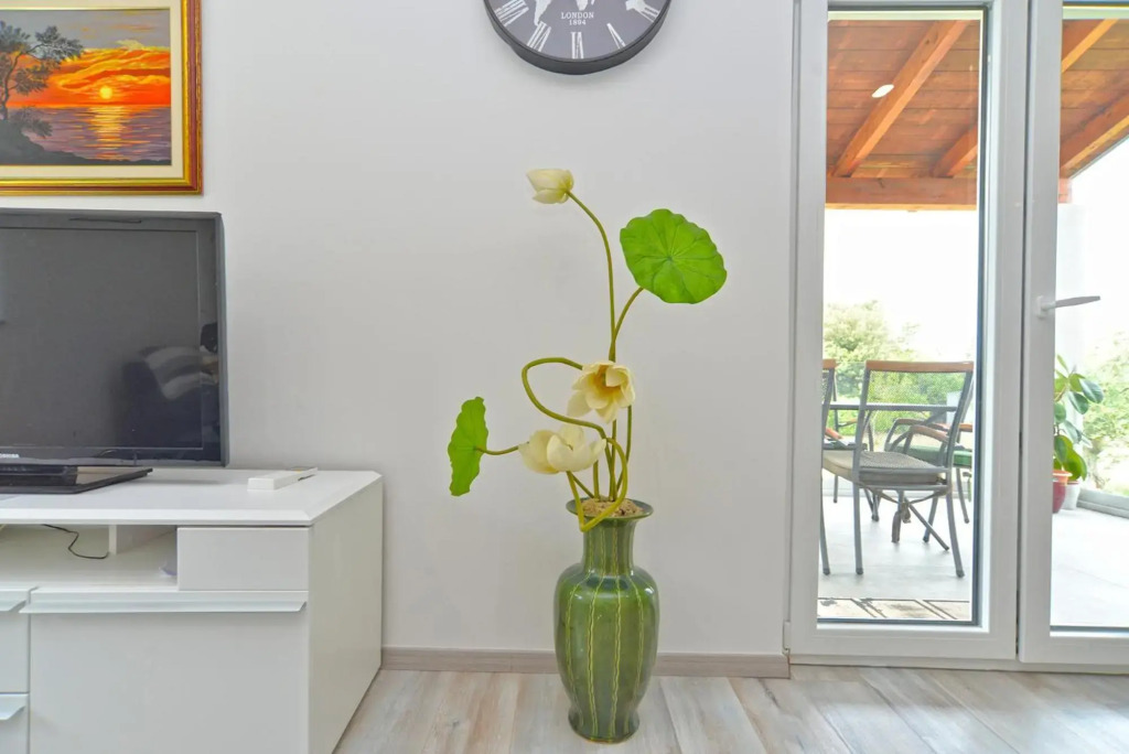 House Mirna 2177