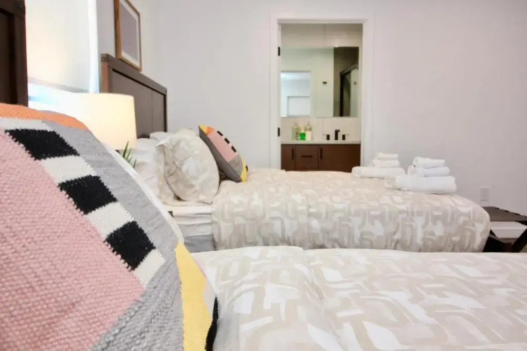 Los Angeles 3BR Villa Suites with Free Parking