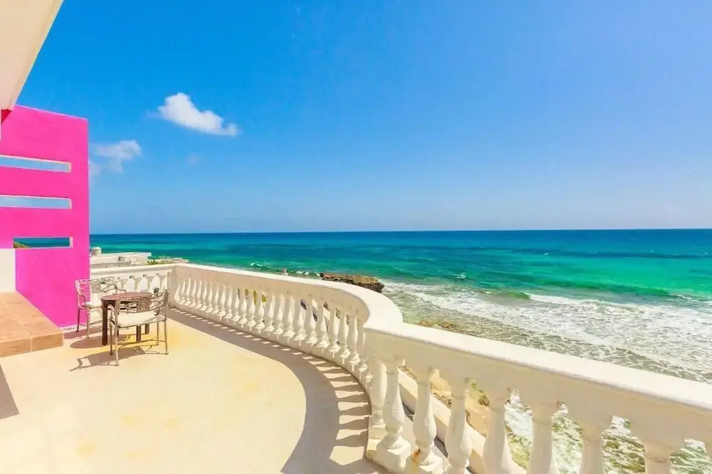 Villa Elena - Entire Property