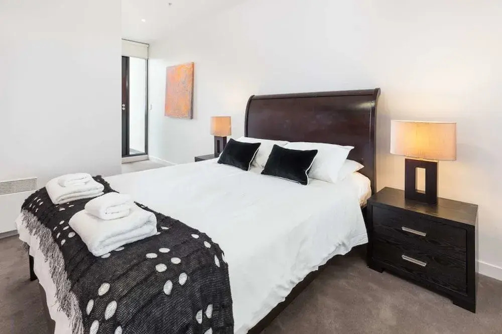 Executive Apartment With Bay Views