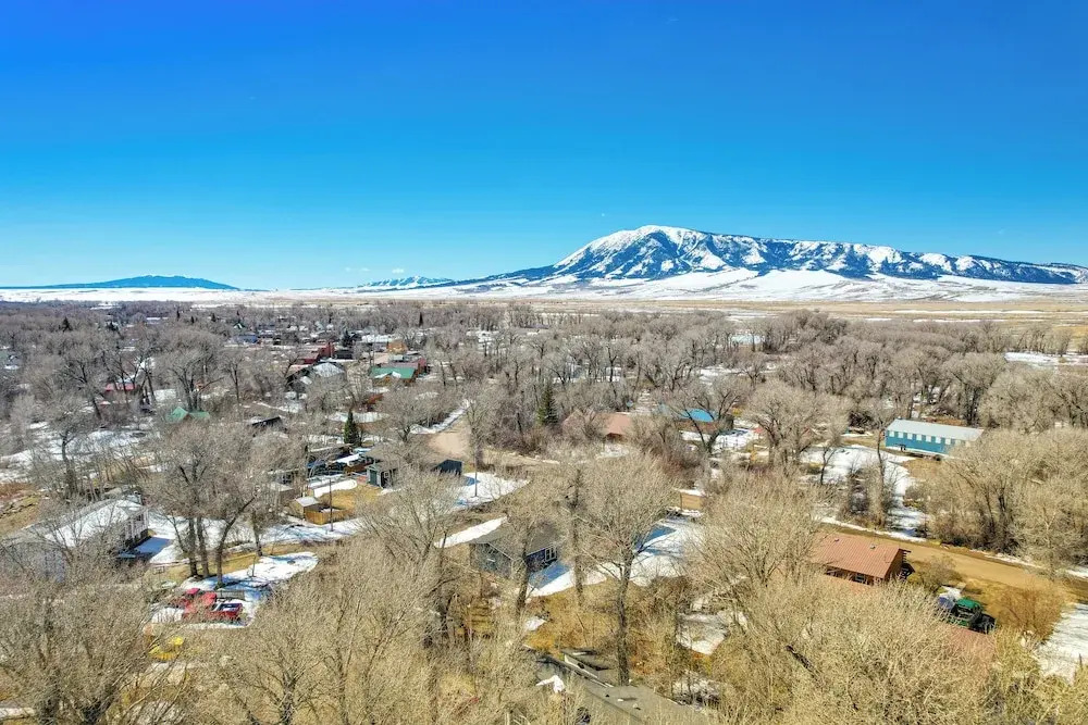 Charming Elk Mountain Home: Hunt, Hike & Fish!