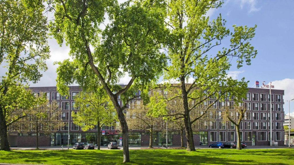 Отель Premier Inn Hannover City University hotel